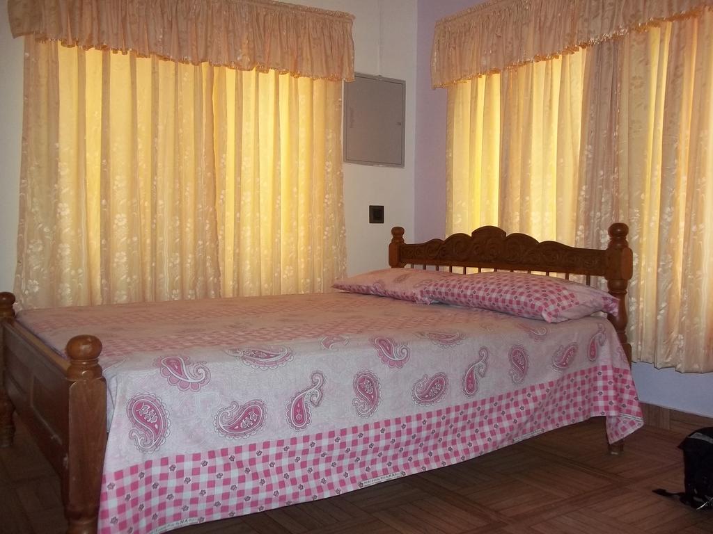 Aroma Home Stay Kochi Exterior photo