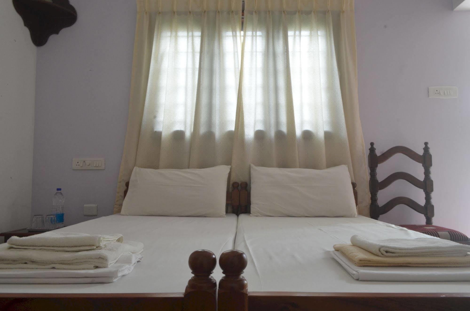 Aroma Home Stay Kochi Exterior photo