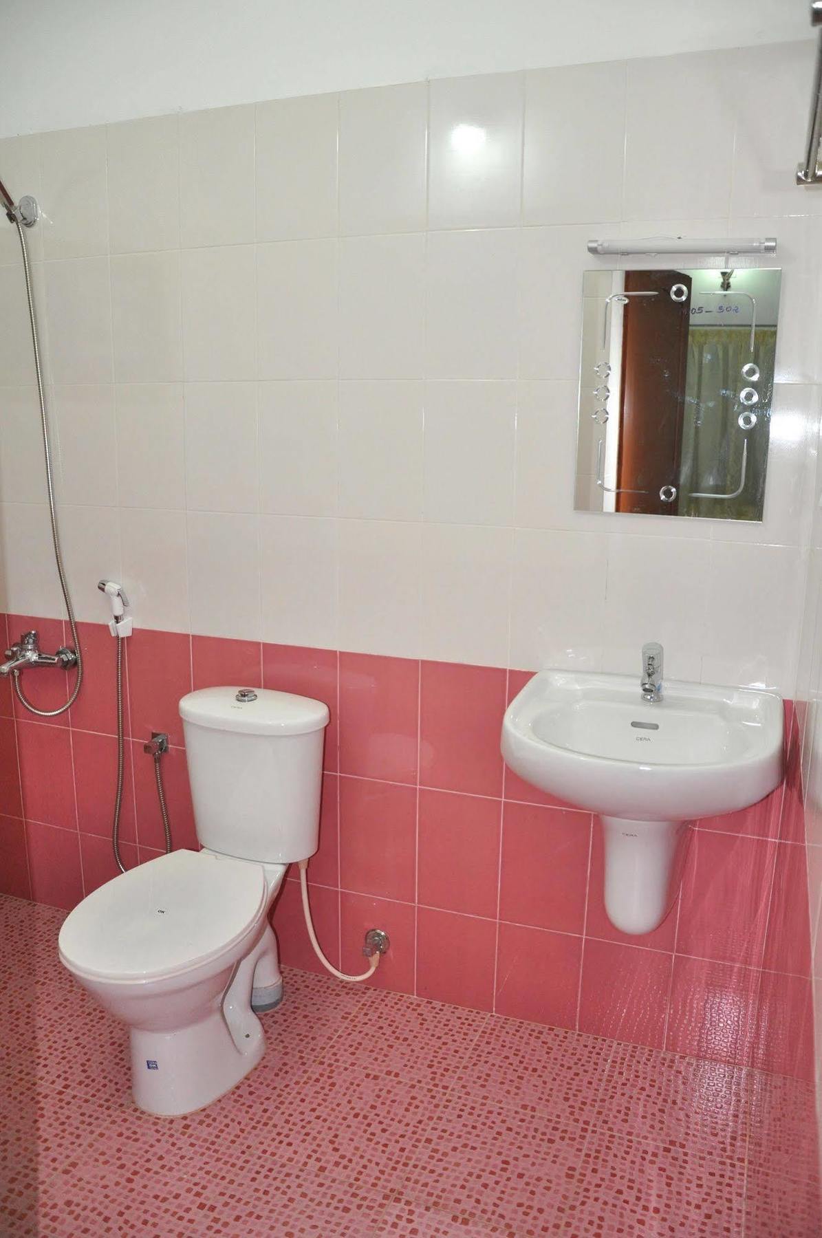Aroma Home Stay Kochi Exterior photo