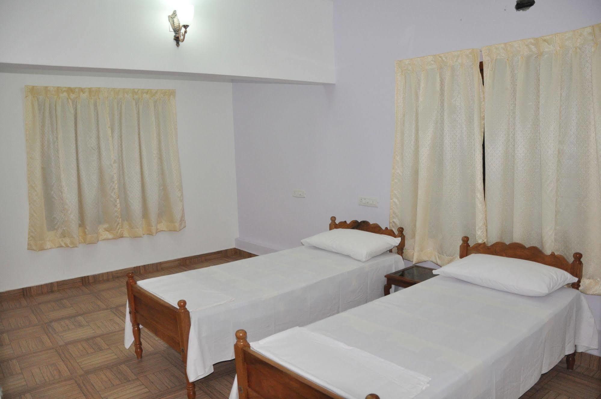 Aroma Home Stay Kochi Exterior photo