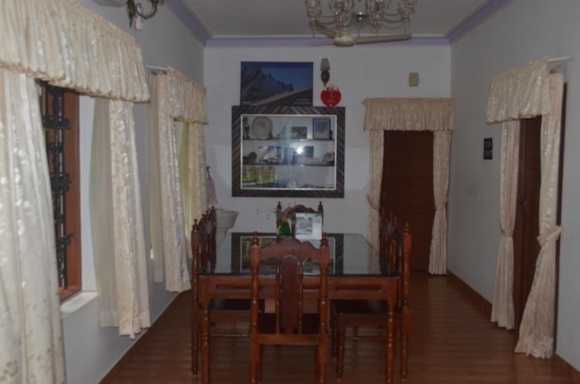Aroma Home Stay Kochi Exterior photo
