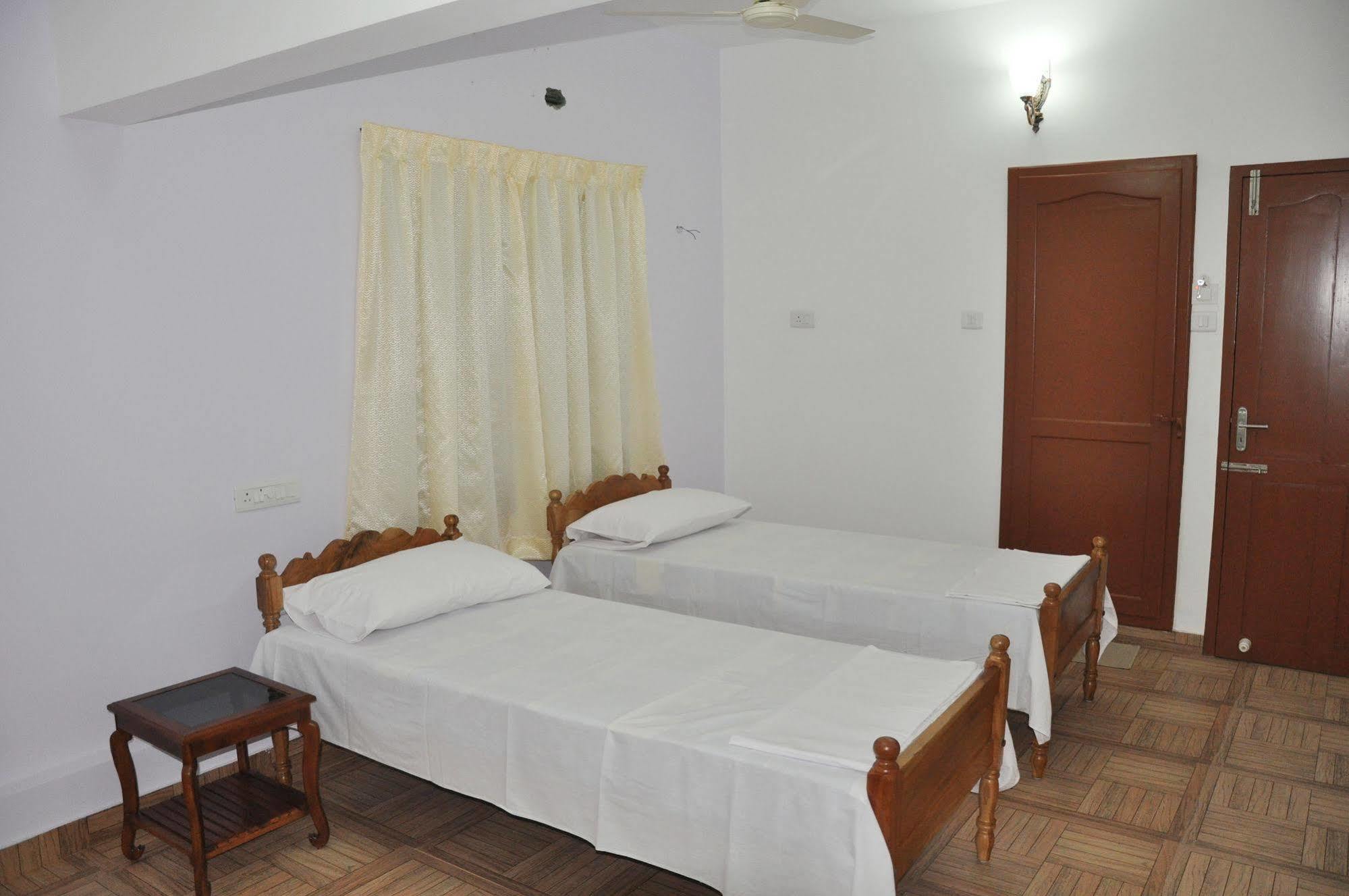 Aroma Home Stay Kochi Exterior photo